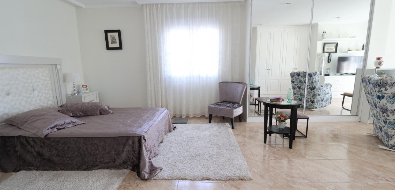Sale - Villa -
Torrevieja - Los Balcones - Los Altos del Edén
