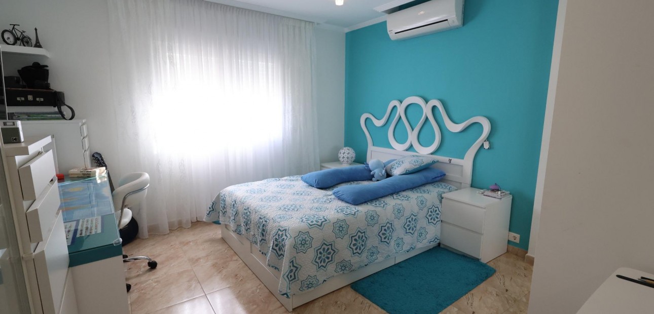 Sale - Villa -
Torrevieja - Los Balcones - Los Altos del Edén