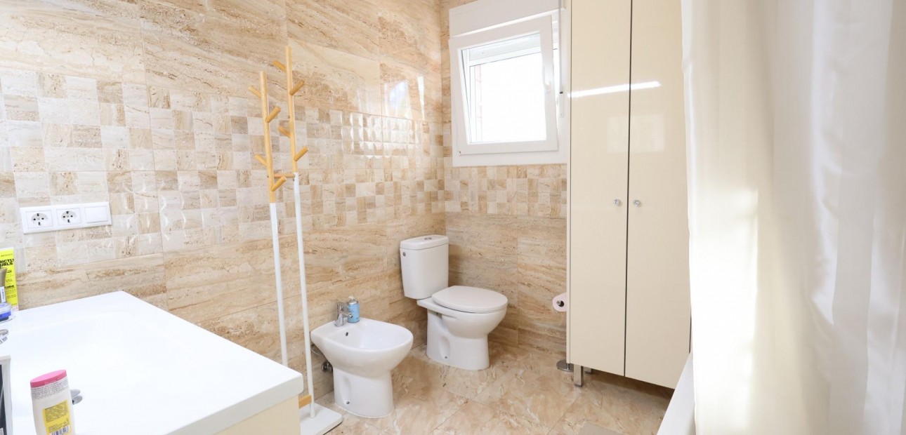 Sale - Villa -
Torrevieja - Los Balcones - Los Altos del Edén