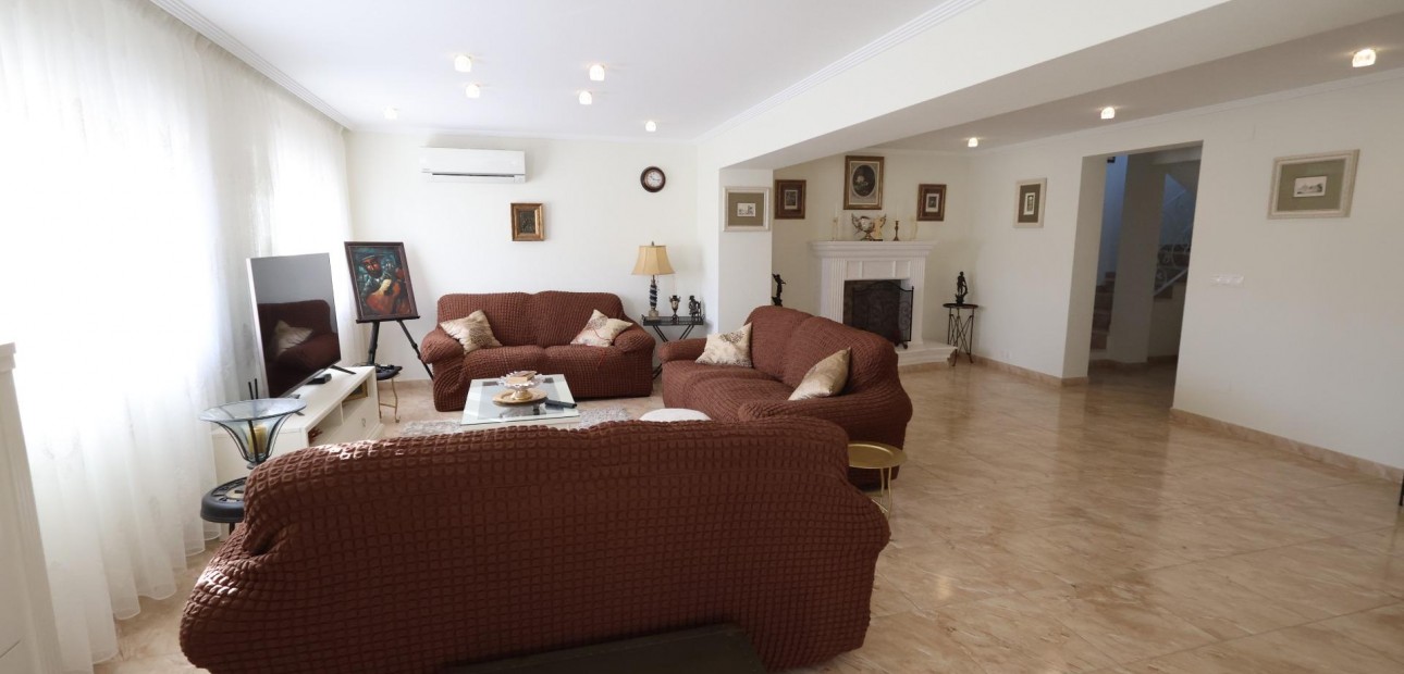Sale - Villa -
Torrevieja - Los Balcones - Los Altos del Edén