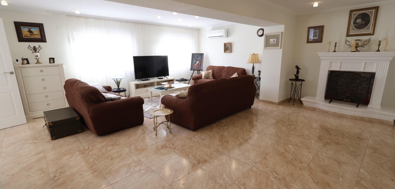 Sale - Villa -
Torrevieja - Los Balcones - Los Altos del Edén