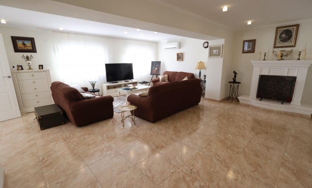 Sale - Villa -
Torrevieja - Los Balcones - Los Altos del Edén
