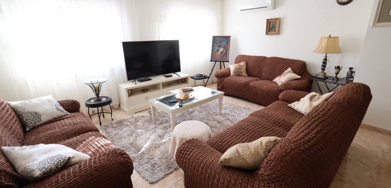 Sale - Villa -
Torrevieja - Los Balcones - Los Altos del Edén