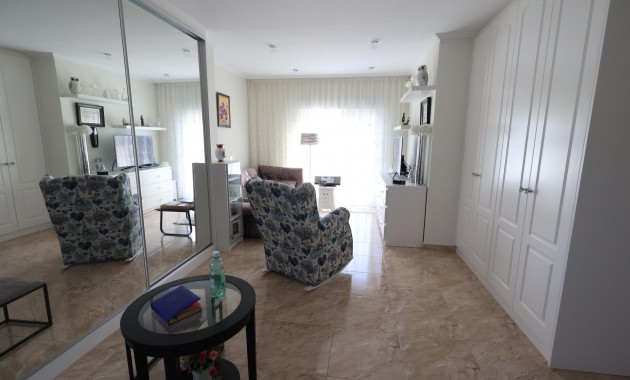 Sale - Villa -
Torrevieja - Los Balcones - Los Altos del Edén