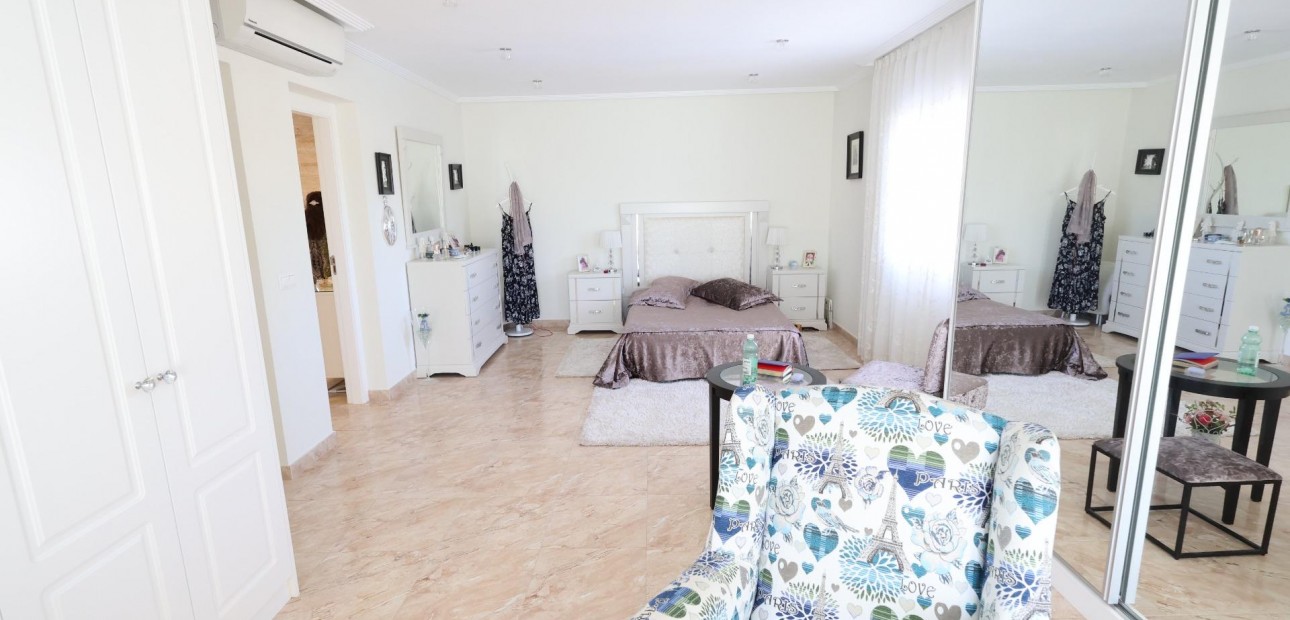 Sale - Villa -
Torrevieja - Los Balcones - Los Altos del Edén