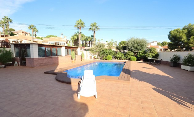 Sale - Villa -
Torrevieja - Los Balcones - Los Altos del Edén