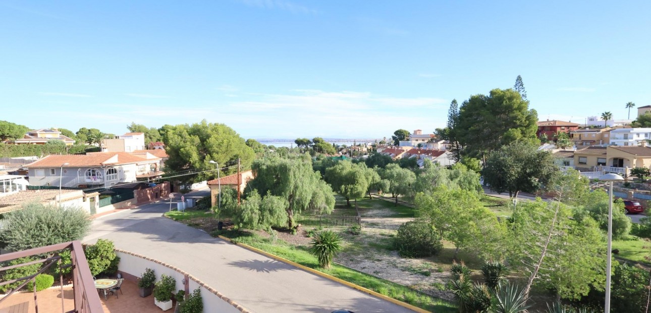 Sale - Villa -
Torrevieja - Los Balcones - Los Altos del Edén