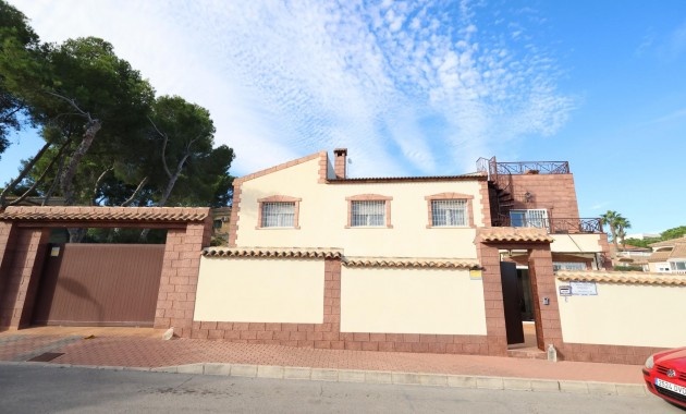 Sale - Villa -
Torrevieja - Los Balcones - Los Altos del Edén