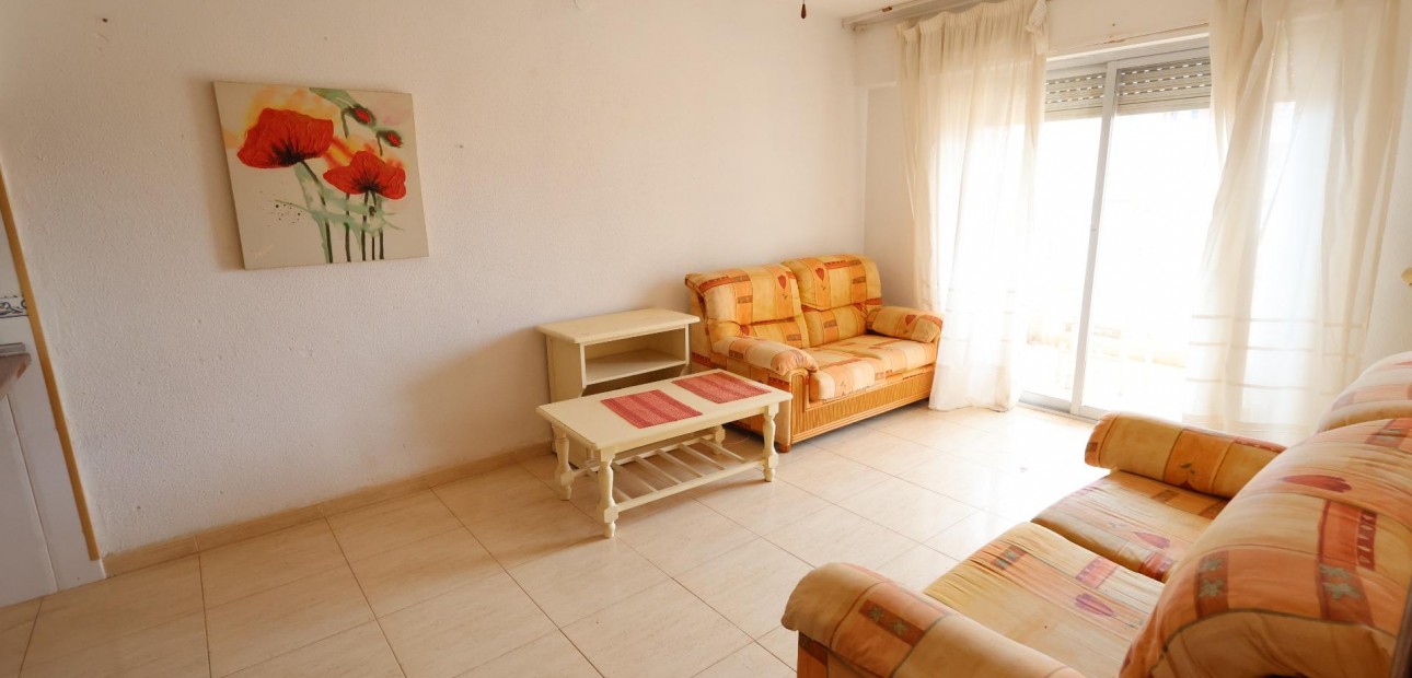 Sale - Apartment / flat -
Torrevieja - Punta prima