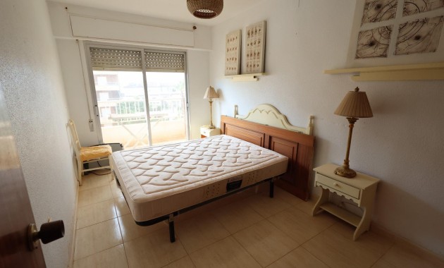 Sale - Apartment / flat -
Torrevieja - Punta prima