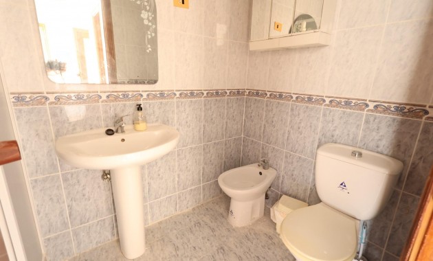 Sale - Apartment / flat -
Torrevieja - Punta prima