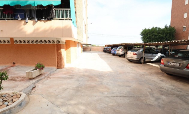 Sale - Apartment / flat -
Torrevieja - Punta prima