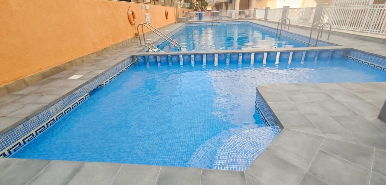 Sale - Apartment / flat -
Torrevieja - Acequion