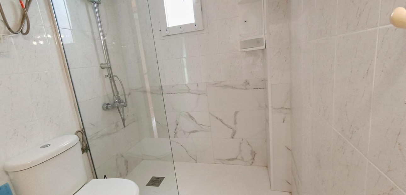 Sale - Apartment / flat -
Torrevieja - Acequion