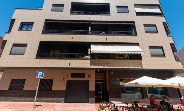 Sale - Apartment / flat -
La Mata - La Mata - Town