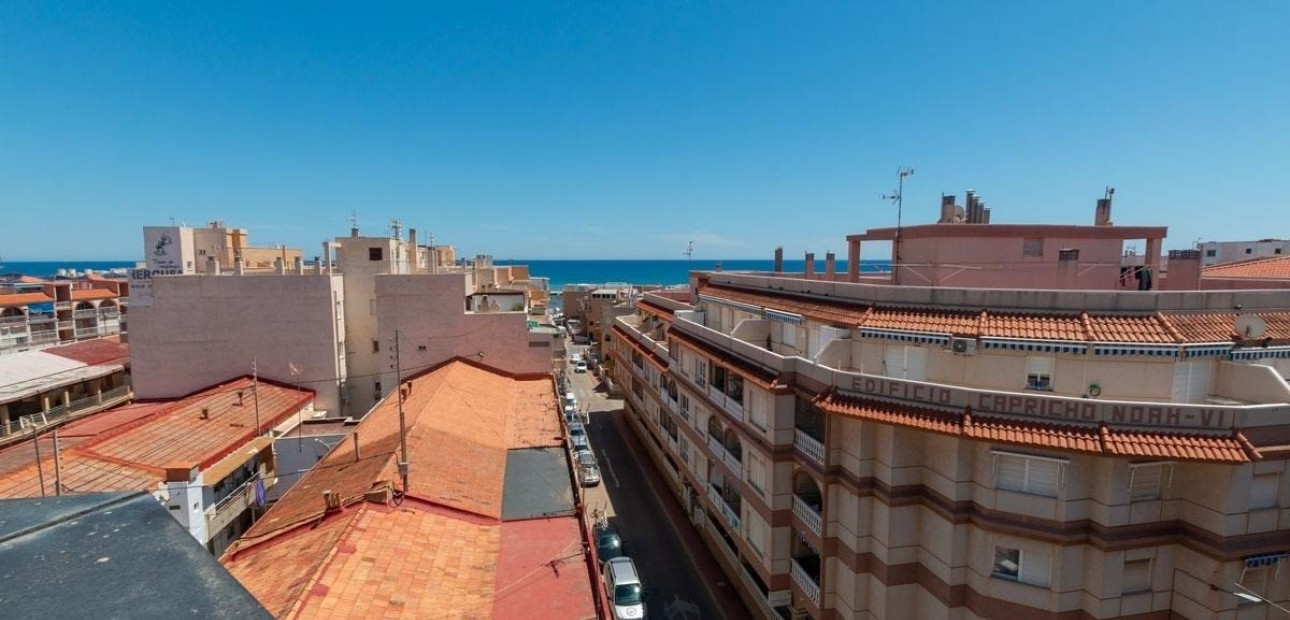 Sale - Apartment / flat -
La Mata - La Mata - Town