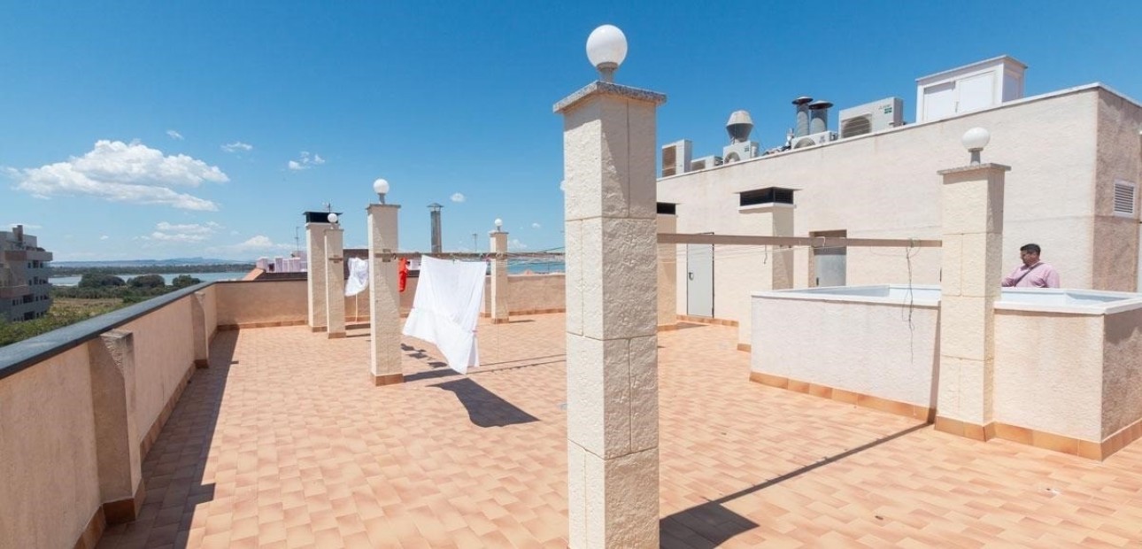 Sale - Apartment / flat -
La Mata - La Mata - Town