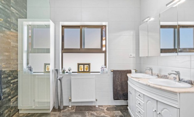 Sale - Villa -
Ciudad Quesada