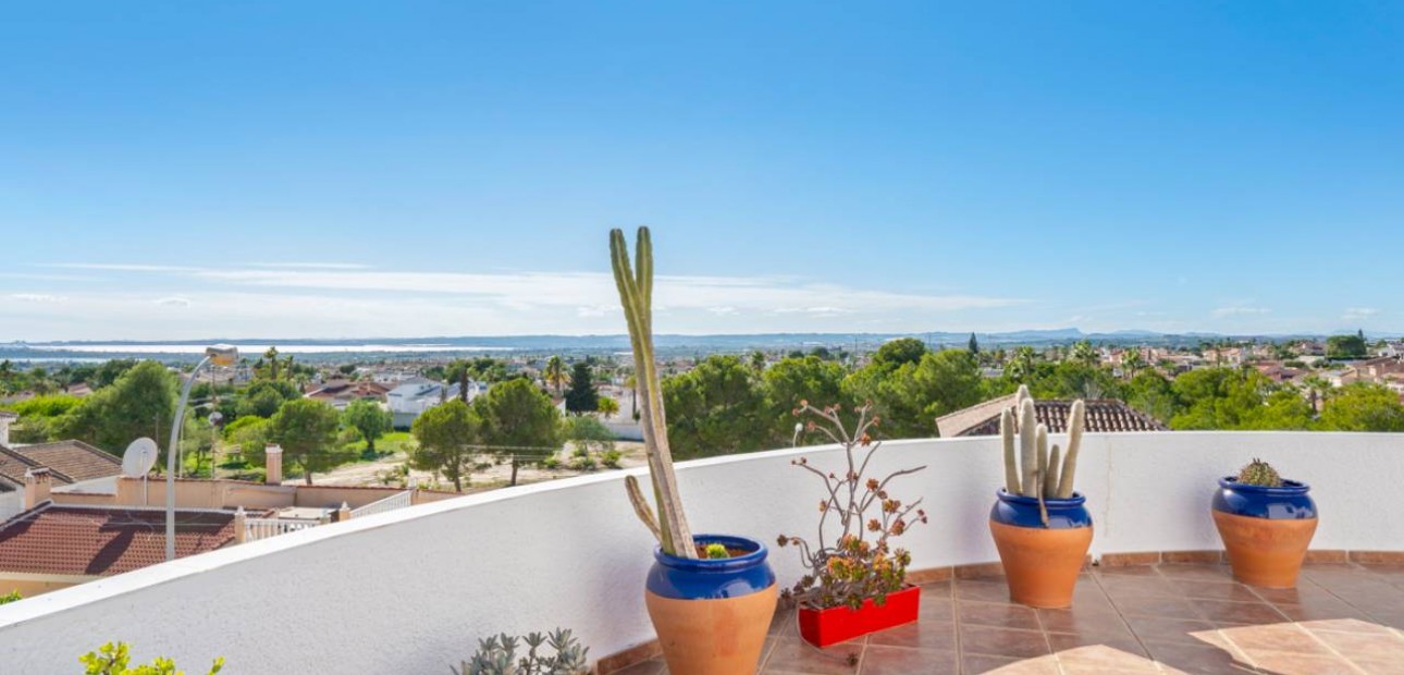 Sale - Villa -
Ciudad Quesada