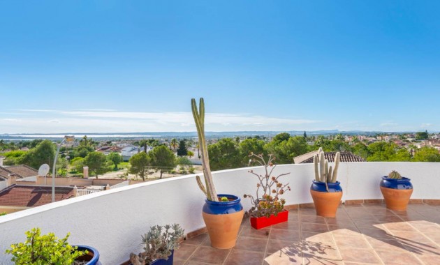 Sale - Villa -
Ciudad Quesada