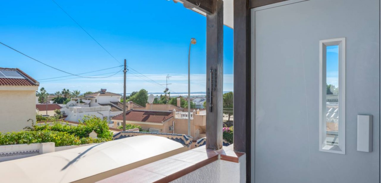 Sale - Villa -
Ciudad Quesada