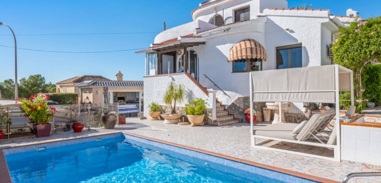 Sale - Villa -
Ciudad Quesada