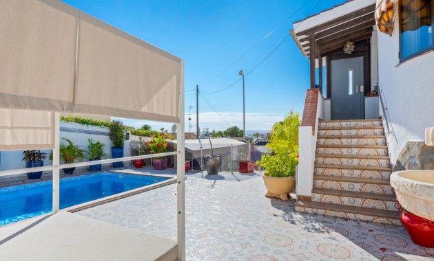 Sale - Villa -
Ciudad Quesada