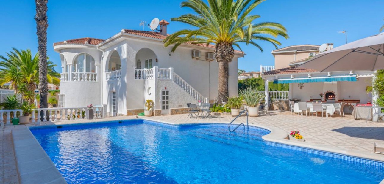 Herverkoop - Villa -
Ciudad Quesada