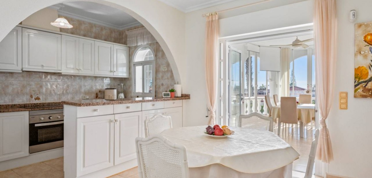 Herverkoop - Villa -
Ciudad Quesada