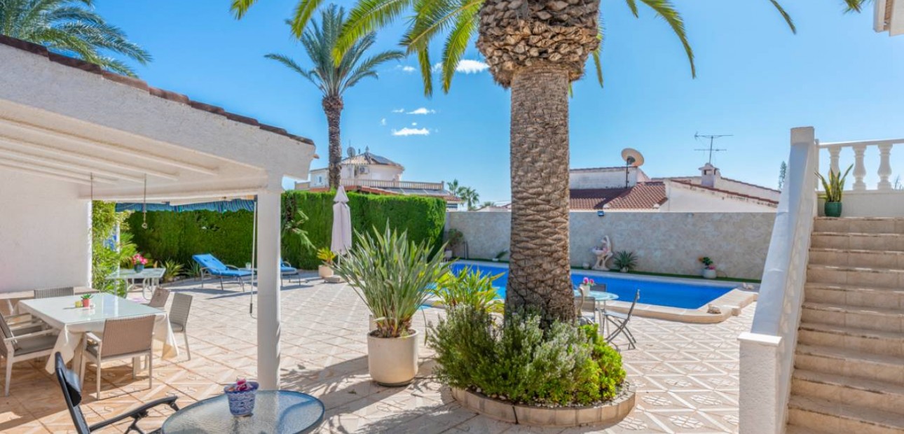 Herverkoop - Villa -
Ciudad Quesada