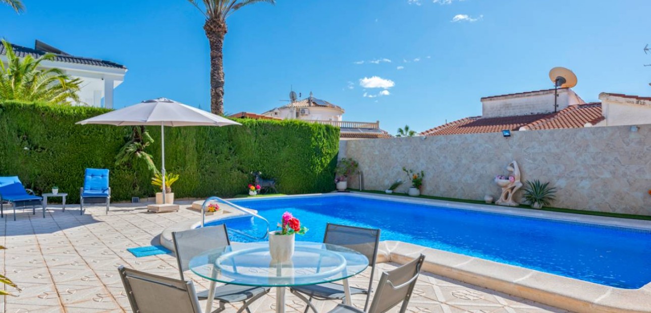 Herverkoop - Villa -
Ciudad Quesada