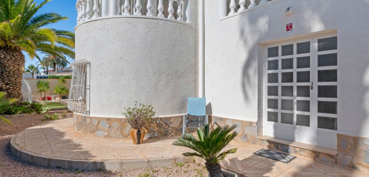 Herverkoop - Villa -
Ciudad Quesada