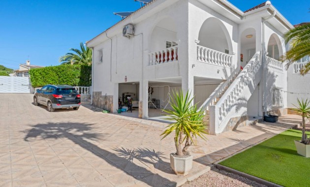 Herverkoop - Villa -
Ciudad Quesada