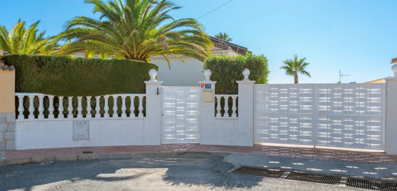 Herverkoop - Villa -
Ciudad Quesada