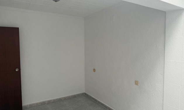 Sale - Bungalow -
Torrevieja - Torretas