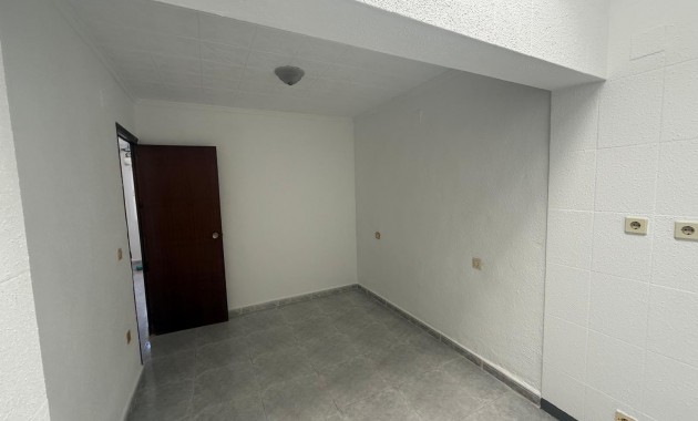 Sale - Bungalow -
Torrevieja - Torretas