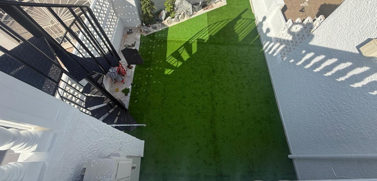 Sale - Bungalow -
Torrevieja - Torretas