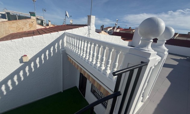 Sale - Bungalow -
Torrevieja - Torretas