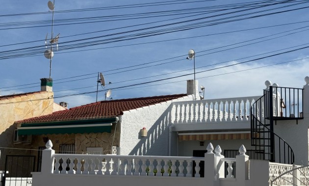 Sale - Bungalow -
Torrevieja - Torretas