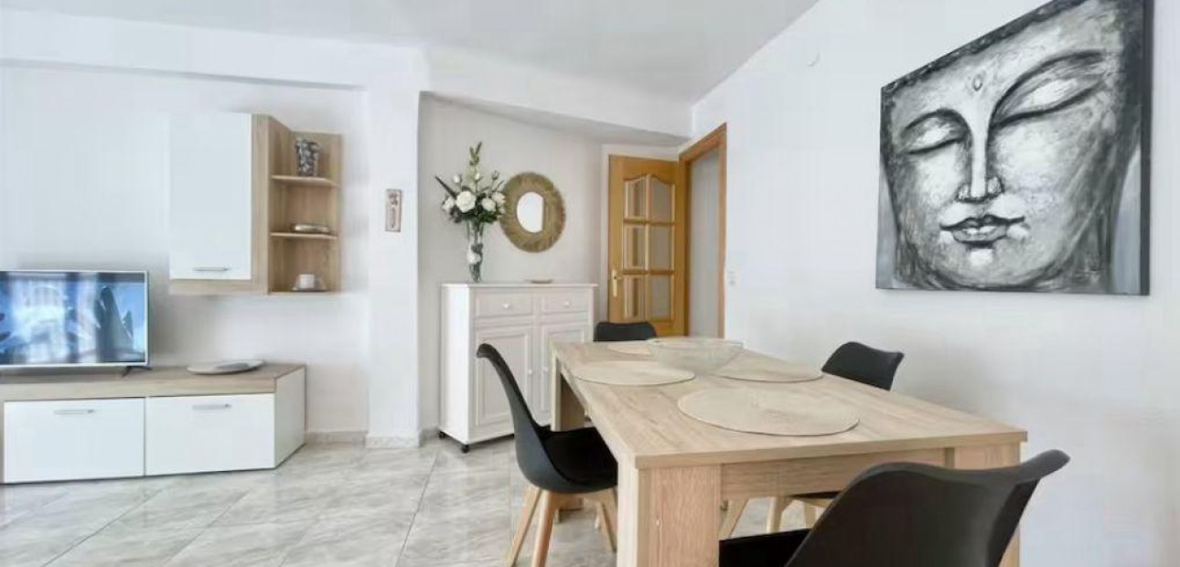 Sale - Apartment / flat -
Benidorm - Levante