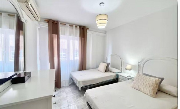 Sale - Apartment / flat -
Benidorm - Levante