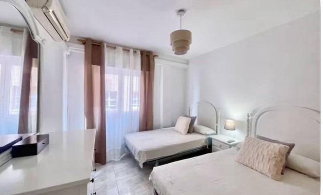 Sale - Apartment / flat -
Benidorm - Levante
