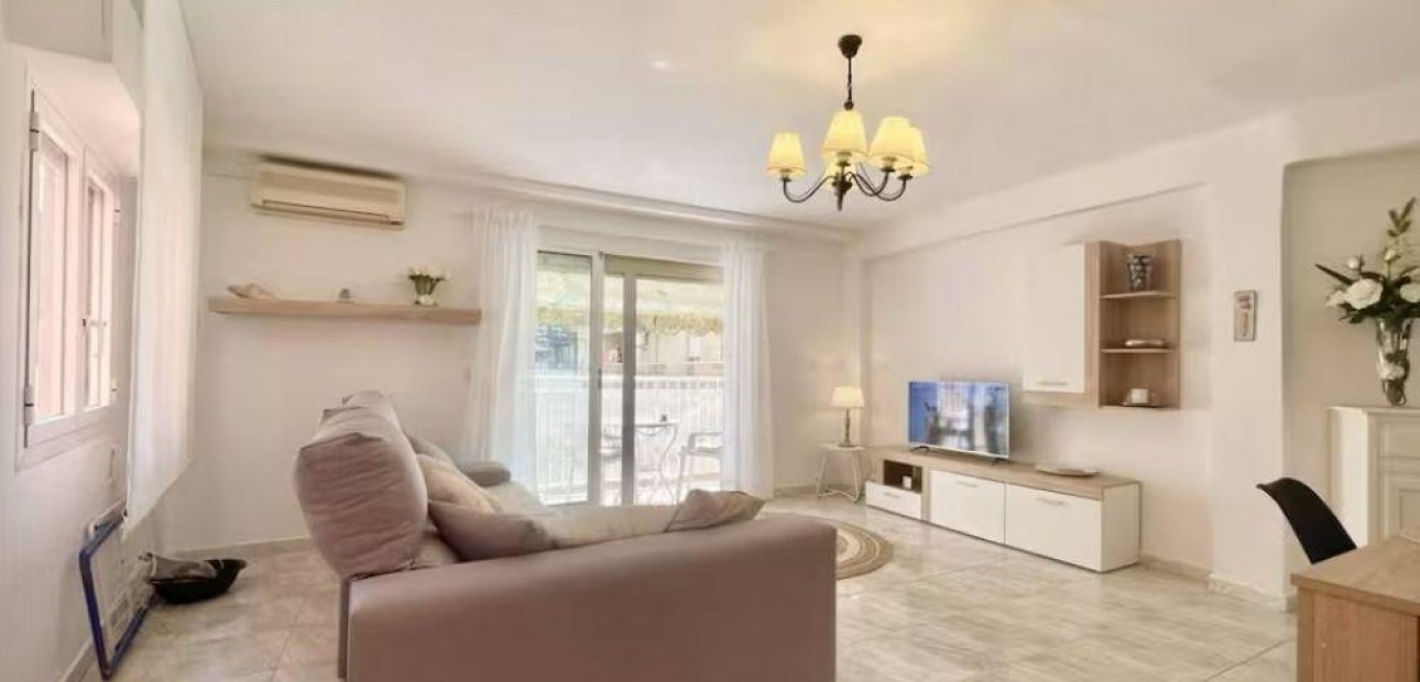 Sale - Apartment / flat -
Benidorm - Levante