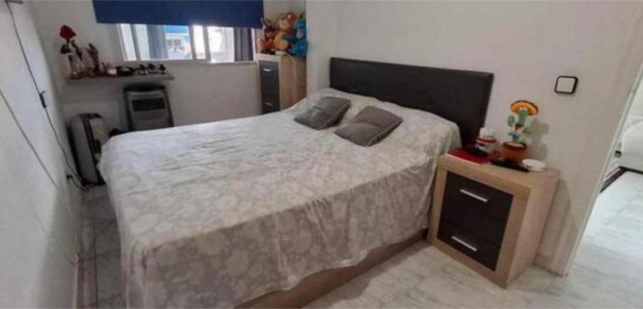 Sale - Apartment / flat -
Benidorm - Avenida Beniarda