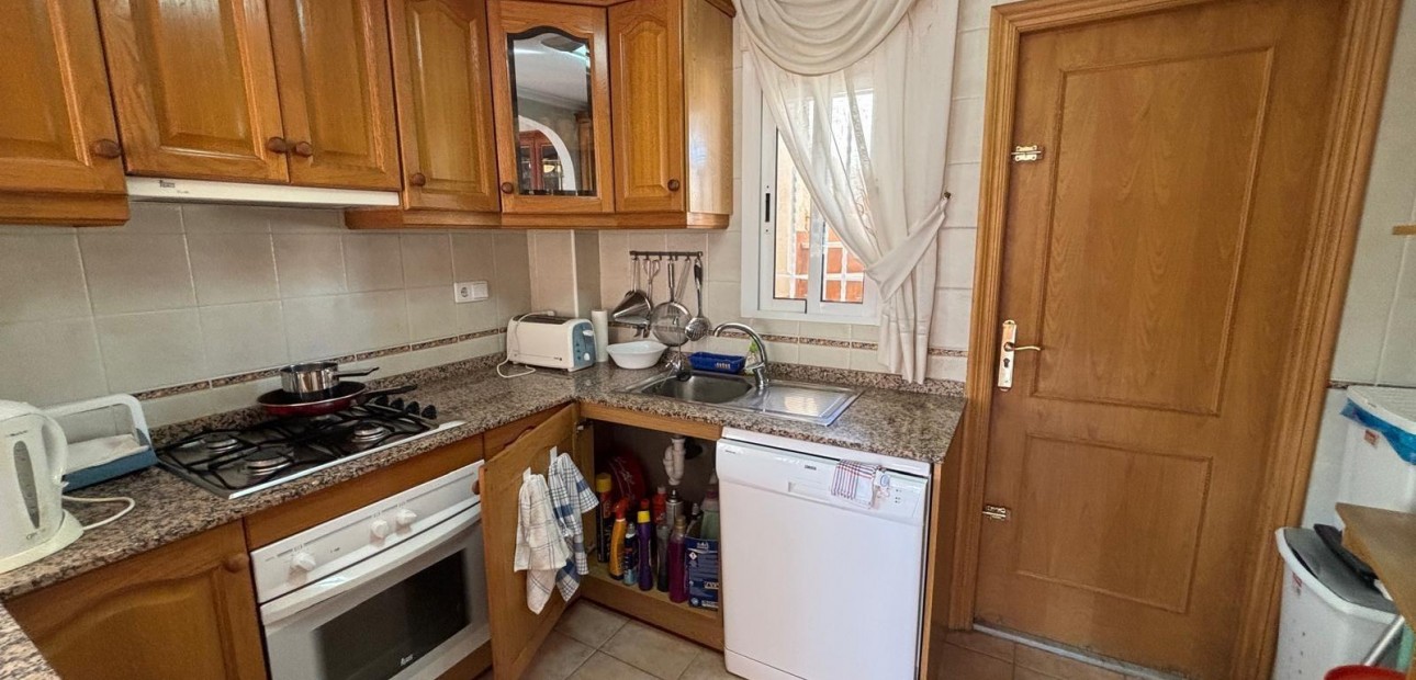 Herverkoop - Bungalow -
Torrevieja - Paseo maritimo