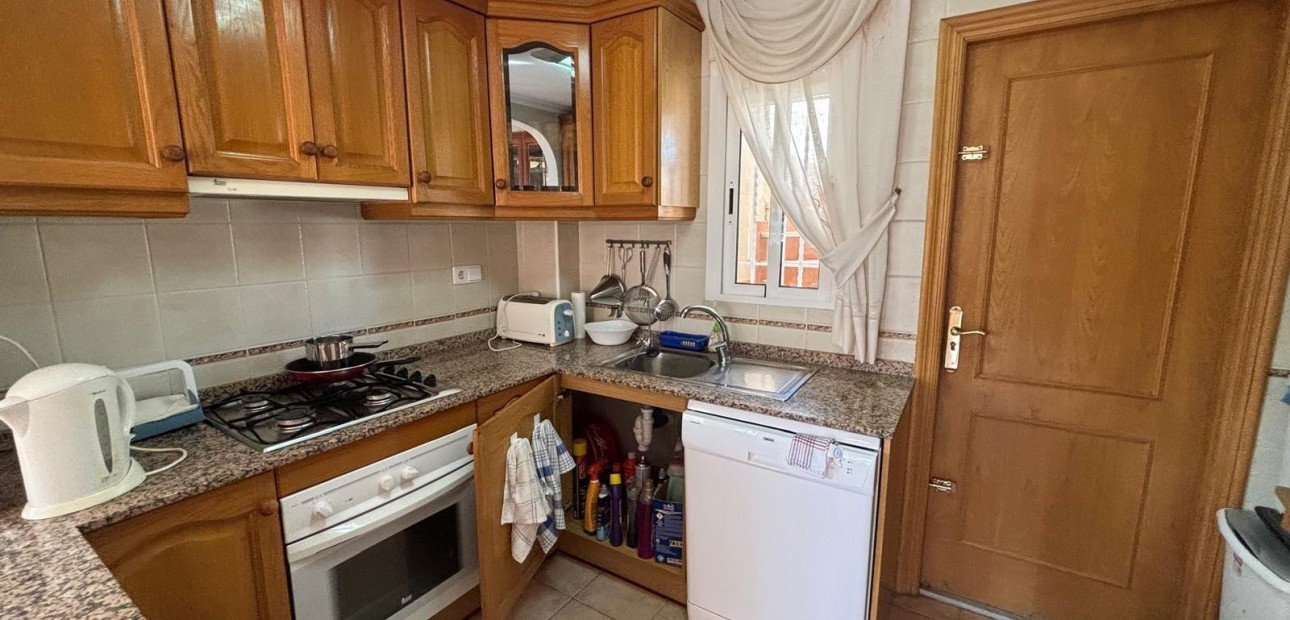 Herverkoop - Bungalow -
Torrevieja - Paseo maritimo