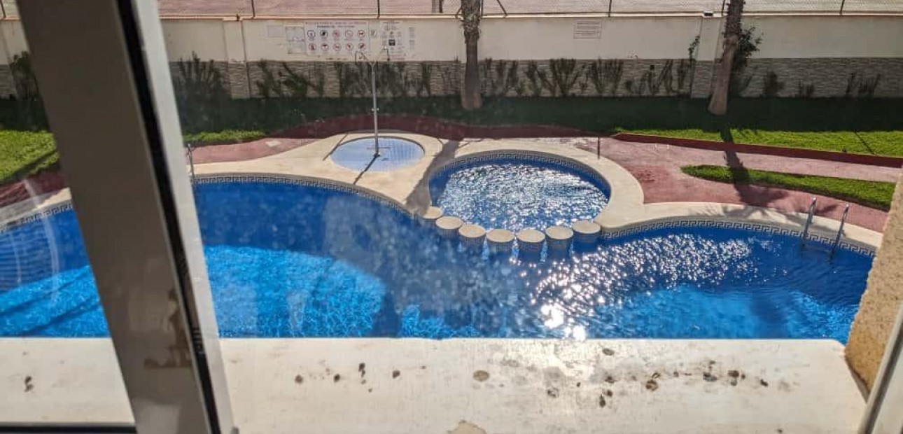 Sale - Apartment / flat -
Torrevieja - Estacion de autobuses