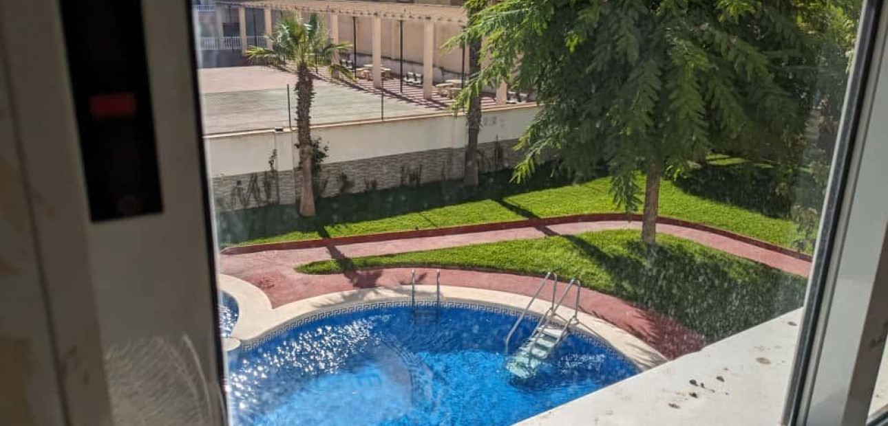 Sale - Apartment / flat -
Torrevieja - Estacion de autobuses