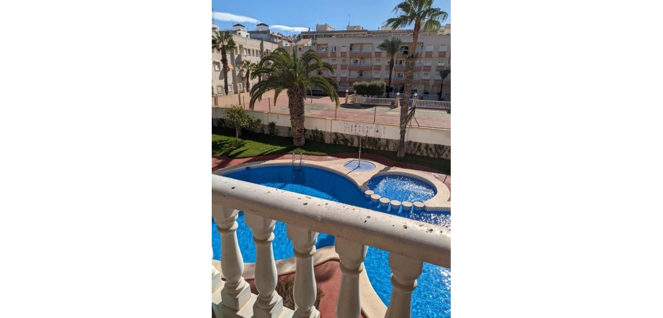 Sale - Apartment / flat -
Torrevieja - Estacion de autobuses