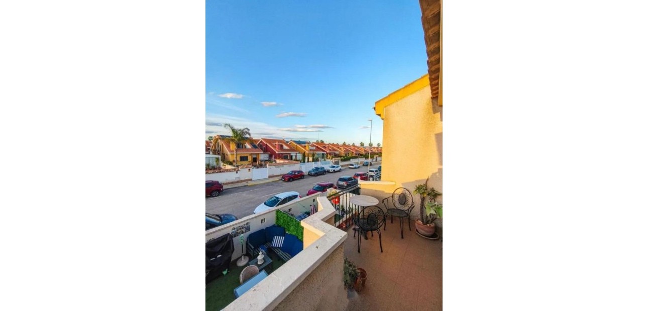 Sale - Villa -
Guardamar del Segura - Urb el raso